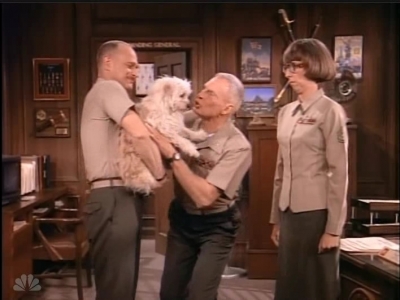 MAJOR_DAD_-_E2X23_ELMO_COME_HOME_017.jpg