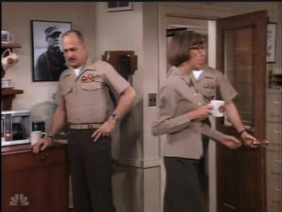 MAJOR_DAD_-_E2X23_ELMO_COME_HOME_185.jpg
