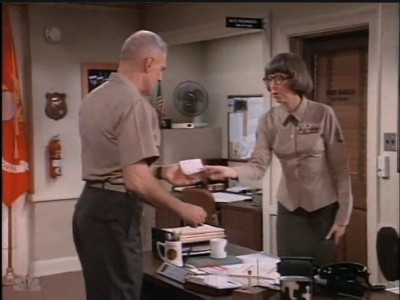 MAJOR_DAD_-_E2X23_ELMO_COME_HOME_221.jpg