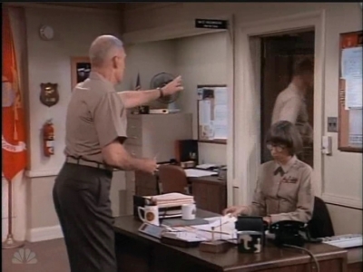 MAJOR_DAD_-_E2X23_ELMO_COME_HOME_267.jpg