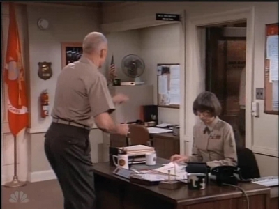 MAJOR_DAD_-_E2X23_ELMO_COME_HOME_268.jpg