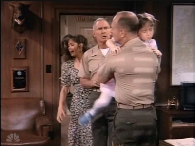 MAJOR_DAD_-_E2X23_ELMO_COME_HOME_330.jpg