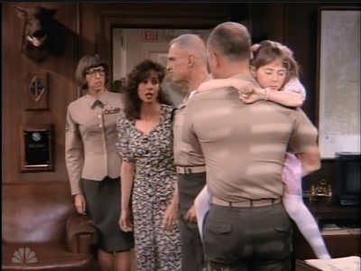 MAJOR_DAD_-_E2X23_ELMO_COME_HOME_345.jpg