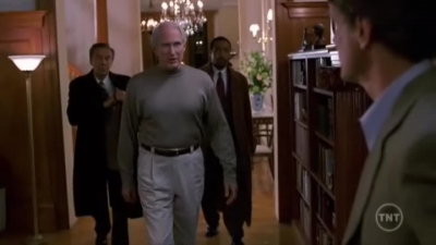LAW_AND_ORDER_-_E10X19_SURRENDER_DOROTHY_010.jpg