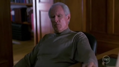 LAW_AND_ORDER_-_E10X19_SURRENDER_DOROTHY_062.jpg
