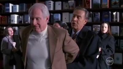 LAW_AND_ORDER_-_E10X19_SURRENDER_DOROTHY_296.jpg