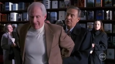 LAW_AND_ORDER_-_E10X19_SURRENDER_DOROTHY_297.jpg