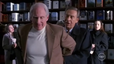 LAW_AND_ORDER_-_E10X19_SURRENDER_DOROTHY_298.jpg