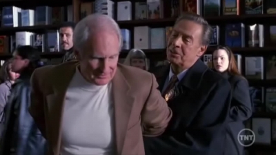 LAW_AND_ORDER_-_E10X19_SURRENDER_DOROTHY_302.jpg