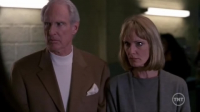 LAW_AND_ORDER_-_E10X19_SURRENDER_DOROTHY_332.jpg
