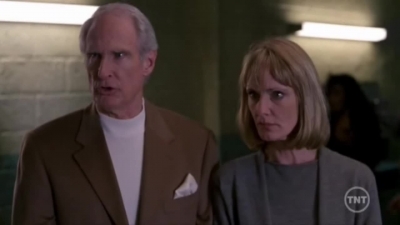 LAW_AND_ORDER_-_E10X19_SURRENDER_DOROTHY_337.jpg