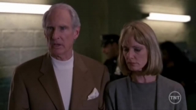 LAW_AND_ORDER_-_E10X19_SURRENDER_DOROTHY_345.jpg