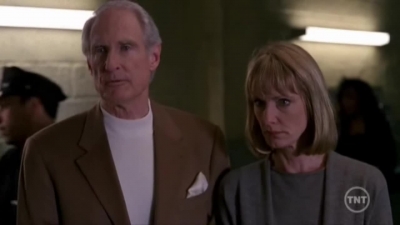 LAW_AND_ORDER_-_E10X19_SURRENDER_DOROTHY_366.jpg
