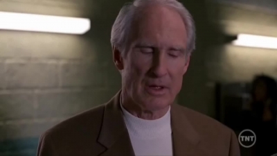 LAW_AND_ORDER_-_E10X19_SURRENDER_DOROTHY_375.jpg