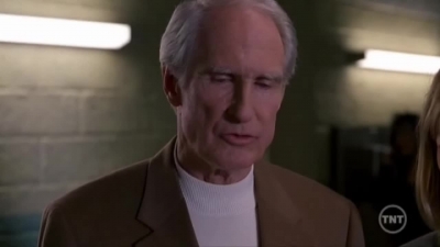 LAW_AND_ORDER_-_E10X19_SURRENDER_DOROTHY_381.jpg