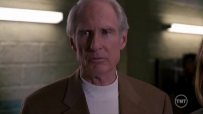 LAW_AND_ORDER_-_E10X19_SURRENDER_DOROTHY_384.jpg