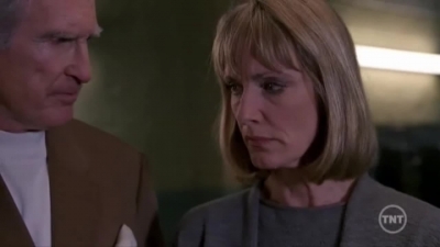 LAW_AND_ORDER_-_E10X19_SURRENDER_DOROTHY_431.jpg