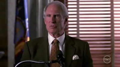 LAW_AND_ORDER_-_E10X19_SURRENDER_DOROTHY_659.jpg