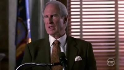 LAW_AND_ORDER_-_E10X19_SURRENDER_DOROTHY_661.jpg