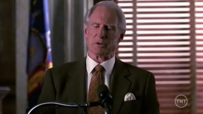 LAW_AND_ORDER_-_E10X19_SURRENDER_DOROTHY_677.jpg