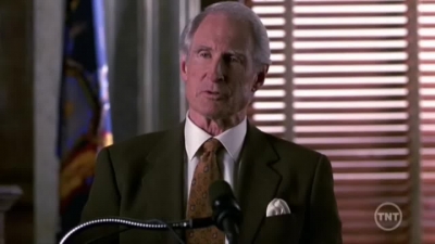 LAW_AND_ORDER_-_E10X19_SURRENDER_DOROTHY_679.jpg