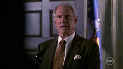 LAW_AND_ORDER_-_E10X19_SURRENDER_DOROTHY_726.jpg