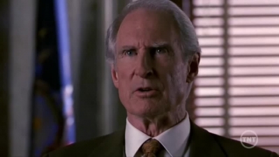 LAW_AND_ORDER_-_E10X19_SURRENDER_DOROTHY_740.jpg