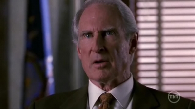 LAW_AND_ORDER_-_E10X19_SURRENDER_DOROTHY_751.jpg