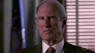 LAW_AND_ORDER_-_E10X19_SURRENDER_DOROTHY_770.jpg