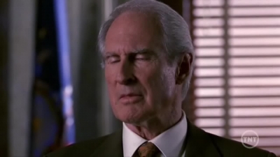 LAW_AND_ORDER_-_E10X19_SURRENDER_DOROTHY_806.jpg