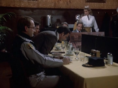HILL_STREET_BLUES_-_E1X12_I_NEVER_PROMISED_YOU_A_ROSE_MARVIN_093.jpg