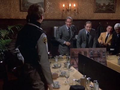 HILL_STREET_BLUES_-_E1X12_I_NEVER_PROMISED_YOU_A_ROSE_MARVIN_207.jpg