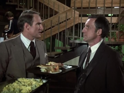 HILL_STREET_BLUES_-_E1X16_JUNGLE_MADNESS_PT_1_571.jpg