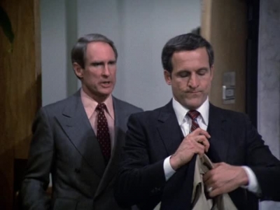 HILL_STREET_BLUES_-_E2X11_FREEDOMS_LAST_STAND_091.jpg