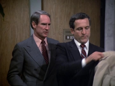HILL_STREET_BLUES_-_E2X11_FREEDOMS_LAST_STAND_098.jpg