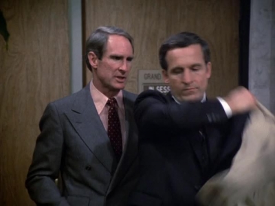 HILL_STREET_BLUES_-_E2X11_FREEDOMS_LAST_STAND_100.jpg
