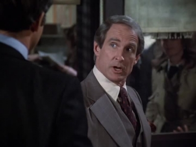 HILL_STREET_BLUES_-_E2X15_SOME_LIKE_IT_HOT_WIRED_233.jpg