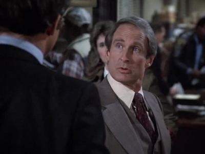 HILL_STREET_BLUES_-_E2X15_SOME_LIKE_IT_HOT_WIRED_240.jpg