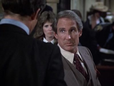 HILL_STREET_BLUES_-_E2X15_SOME_LIKE_IT_HOT_WIRED_293.jpg