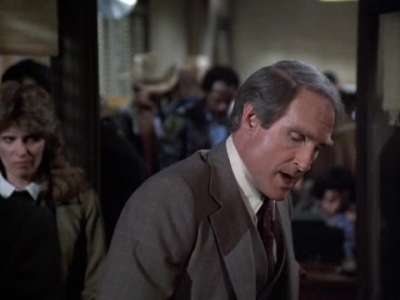 HILL_STREET_BLUES_-_E2X15_SOME_LIKE_IT_HOT_WIRED_310.jpg