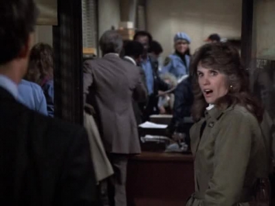 HILL_STREET_BLUES_-_E2X15_SOME_LIKE_IT_HOT_WIRED_473.jpg