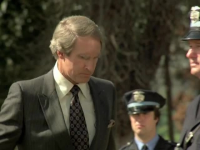 HILL_STREET_BLUES_-_E3X08_REQUIEM_FOR_A_HAIRBAG_026.jpg