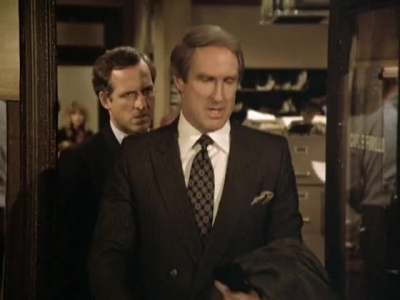 HILL_STREET_BLUES_-_E3X08_REQUIEM_FOR_A_HAIRBAG_091.jpg