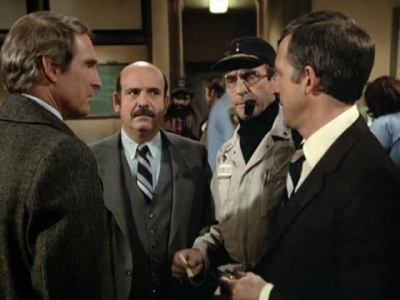 HILL_STREET_BLUES_-_E3X14_MOON_OVER_URANUS_390.jpg