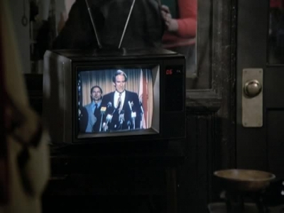 HILL_STREET_BLUES_-_E3X16_MOON_OVER_URANUS_THE_FINAL_LEGACY_007.jpg