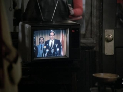 HILL_STREET_BLUES_-_E3X16_MOON_OVER_URANUS_THE_FINAL_LEGACY_009.jpg