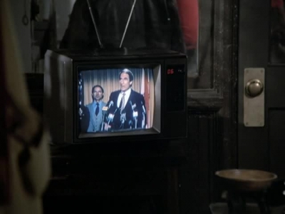HILL_STREET_BLUES_-_E3X16_MOON_OVER_URANUS_THE_FINAL_LEGACY_038.jpg