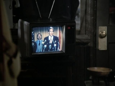 HILL_STREET_BLUES_-_E3X16_MOON_OVER_URANUS_THE_FINAL_LEGACY_060.jpg