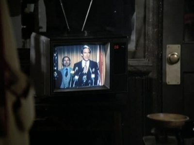 HILL_STREET_BLUES_-_E3X16_MOON_OVER_URANUS_THE_FINAL_LEGACY_065.jpg