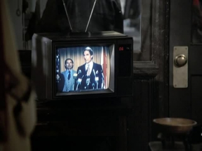 HILL_STREET_BLUES_-_E3X16_MOON_OVER_URANUS_THE_FINAL_LEGACY_072.jpg